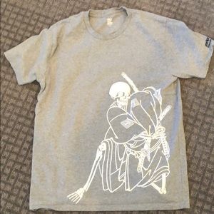 Design T-shirt Grey with skeletons